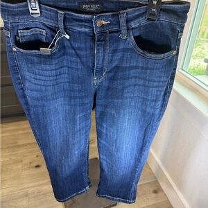 Judy Blue Women's Capri Fit Blue Stretch Denim Jeans - Size 31 Style JB82291 EUC